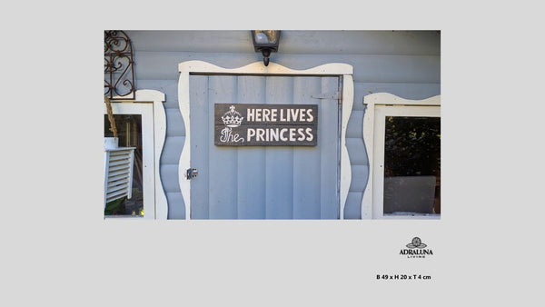 Holzschild "here lives the princess", 49x20x4 cm