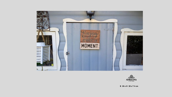 Einzigartige Holzschild mit Spruch "enjoy every moment" aus Vollholz und handgeschnitzt sowie bemalt30x30x2,5cm